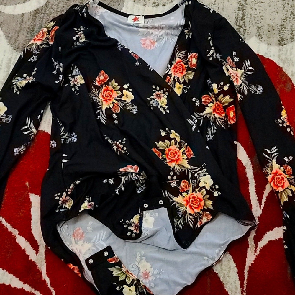 Blue leopard bodysuit. Brand new 2x black with multi color flowers.